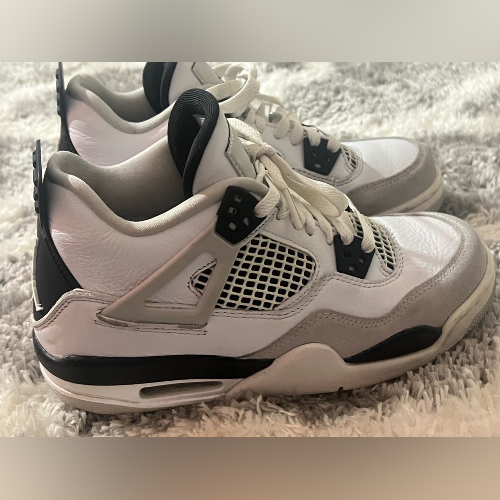 Air Jordan 4 (GS), Military Black - Picture 5 of 9